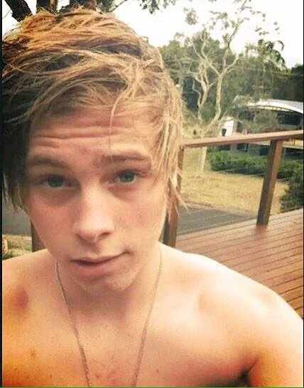 hello!! hehe im lukey and im new 😊✨ (looking for a daddy) 💕 rt please?