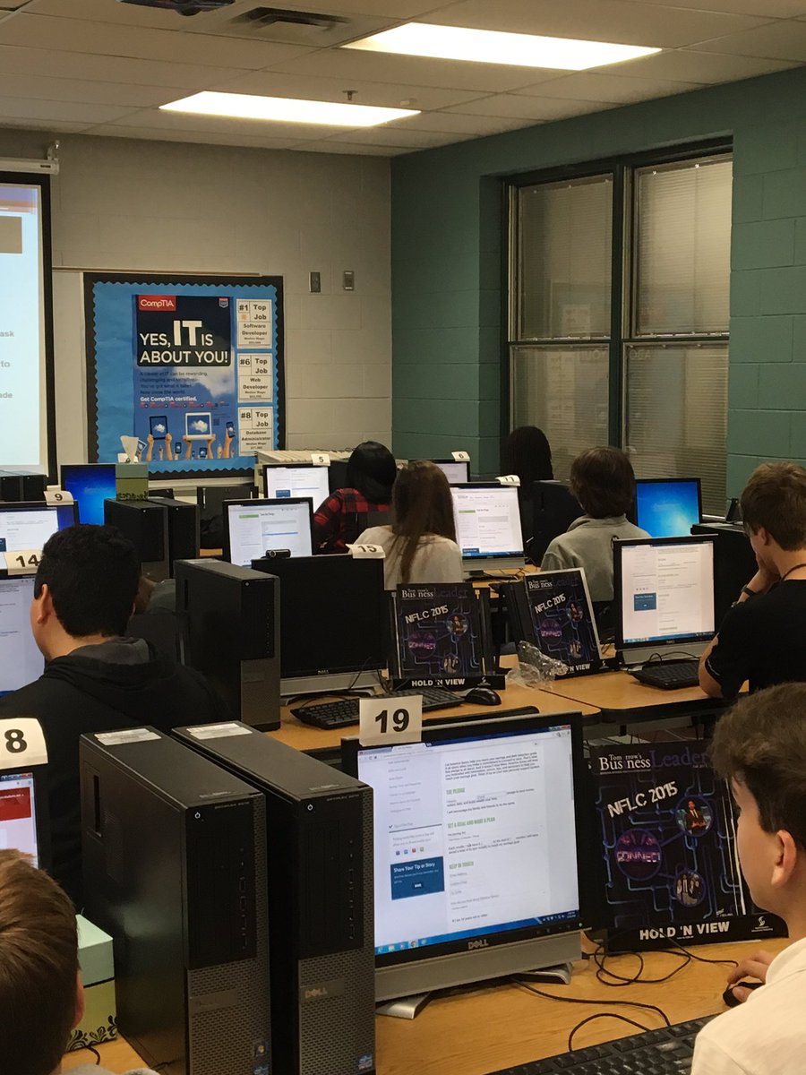 JudyKehr's tweet photo. #ITHHS Ss taking the savings pledge in recognition of America Saves Week #ASW2016 #HHSBiz https://t.co/PN2m4OSuWT