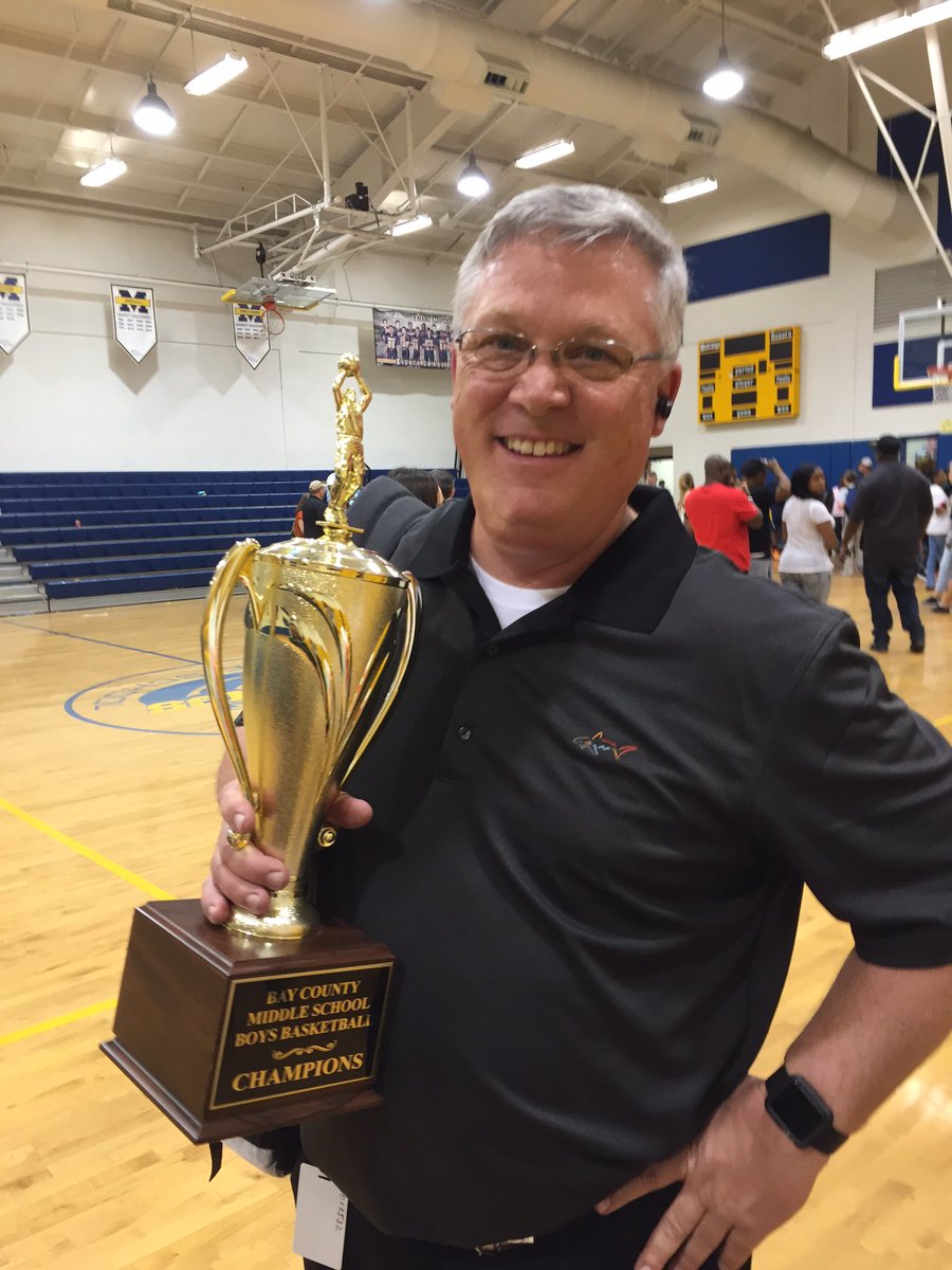 ArnoldMarlins's tweet photo. Being principal is like being a proud grandparent especially when getting to hold the newest addition to the family! https://t.co/m7b65TEdxJ