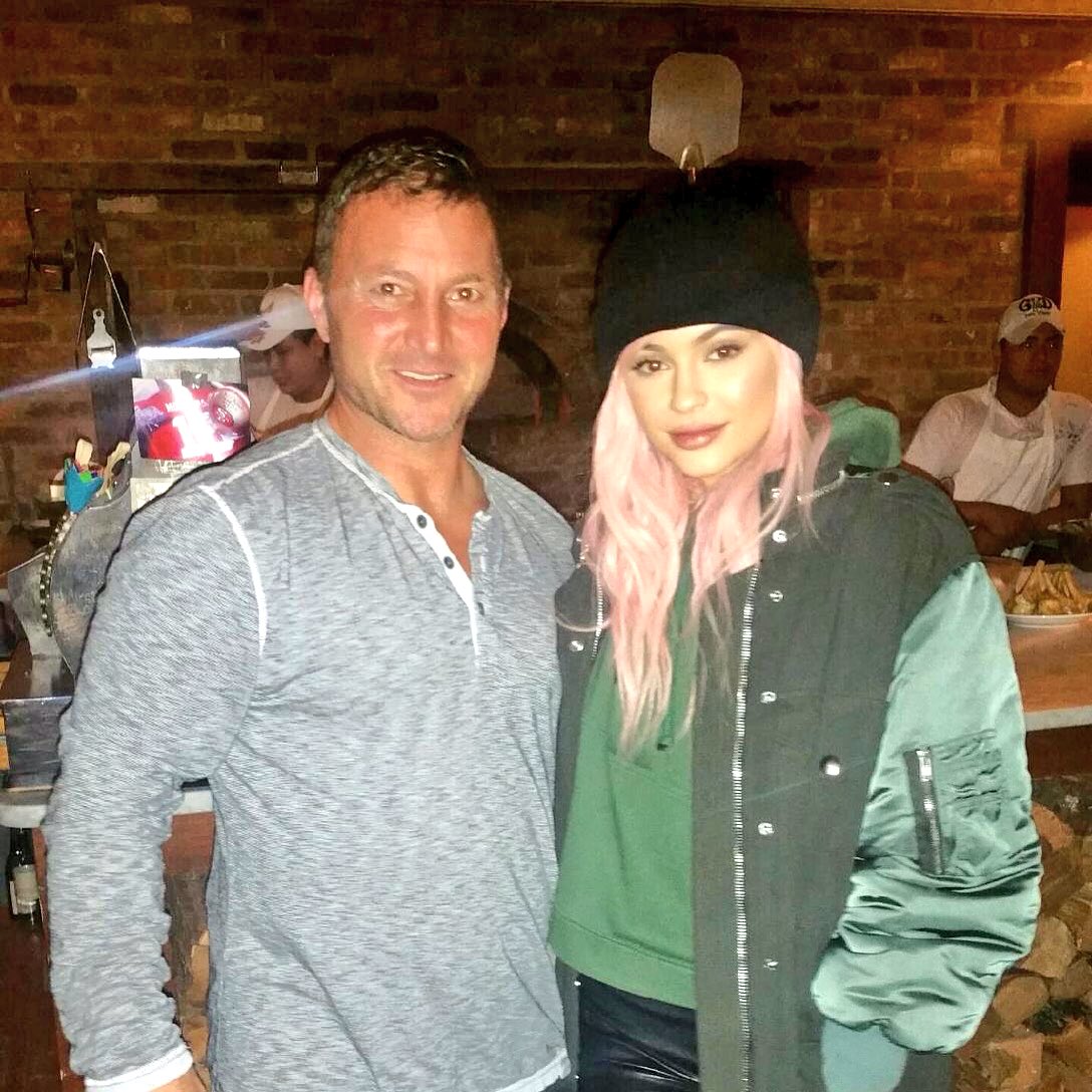 Had a special guest come in to eat <a href="/GiuseppinasPizz/">Giuseppinas Pizza</a>  Kylie Jenner