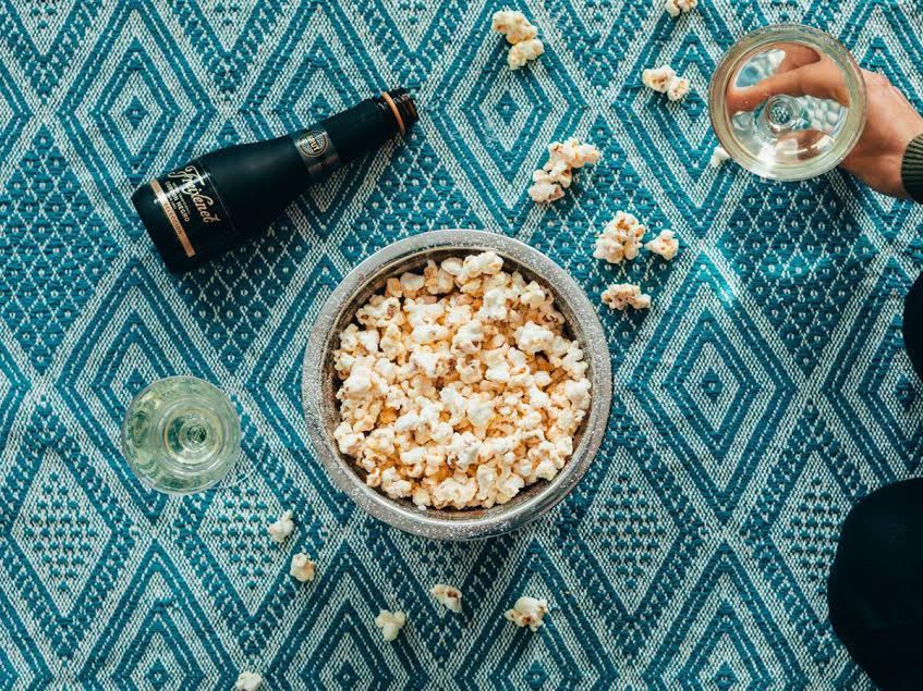 Make your Oscar night *pop* onemartini.com/make-oscar-nig…