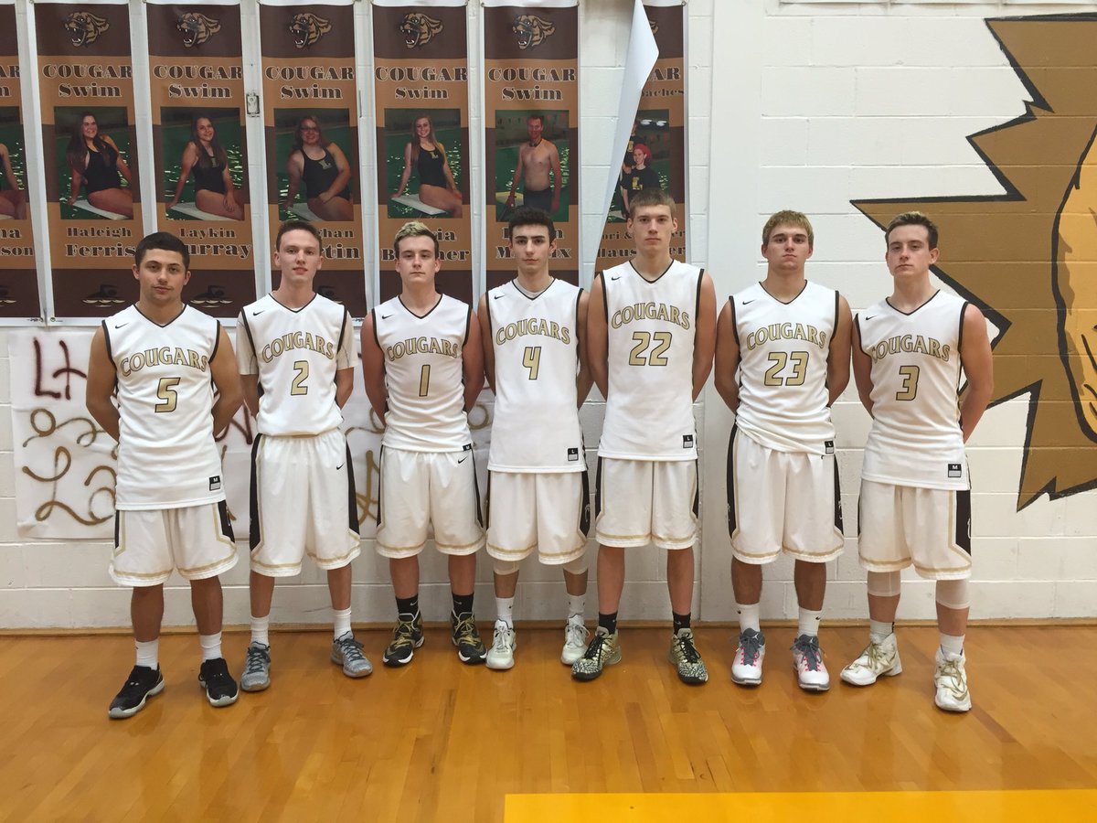 LincolnHighWV's tweet photo. Senior Night 2016 🎓 ends with a win over East Fairmont 75-66 #ThanksForTheMemories 🏀 https://t.co/aKQpsioHKD