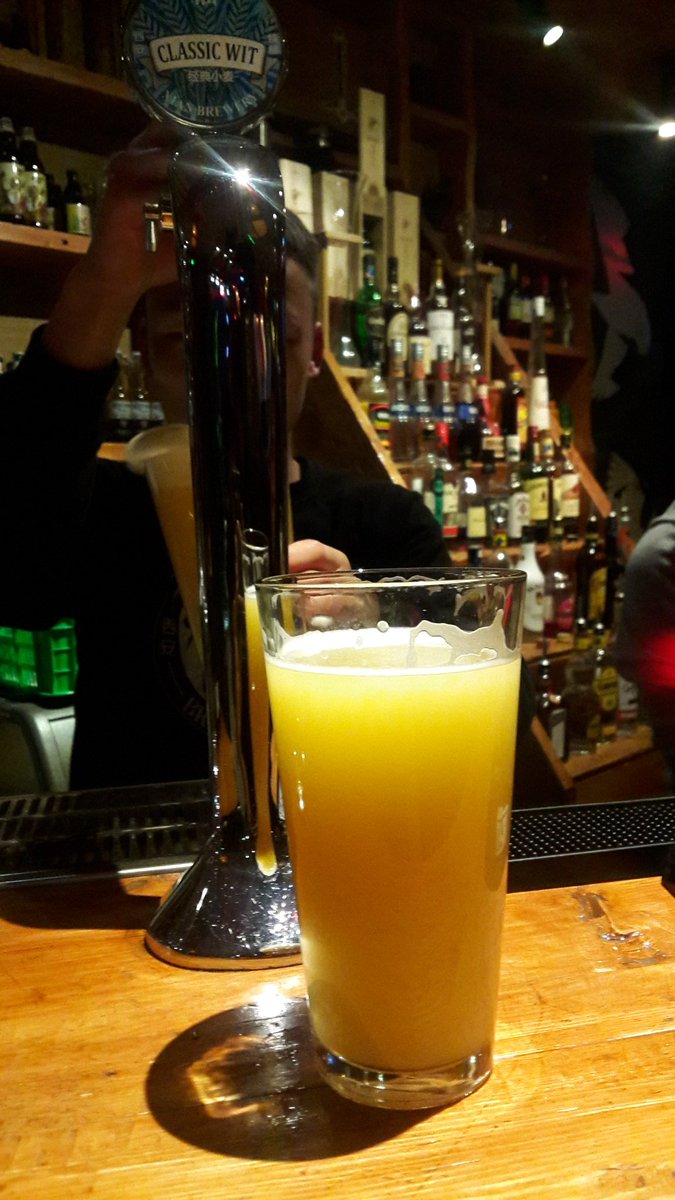 Yamangwevu's tweet photo. Beer Pong and Craft beer.  Last night  was pretty awesome #XianNightLife https://t.co/vmBysOTVE4