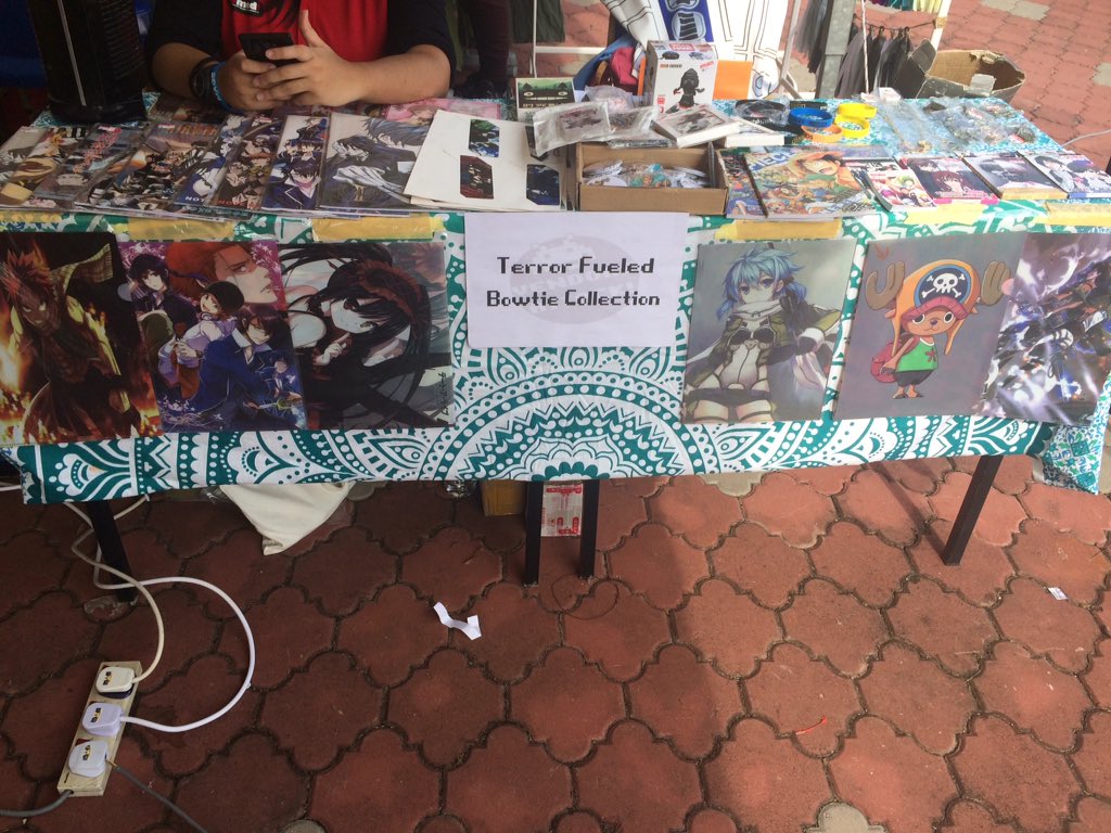 tfbowtie's tweet photo. We are here! Come to Dewan Taming Sari to get your fandom merchandise! #Virus2016 #viral2016 https://t.co/MxgZje02aq