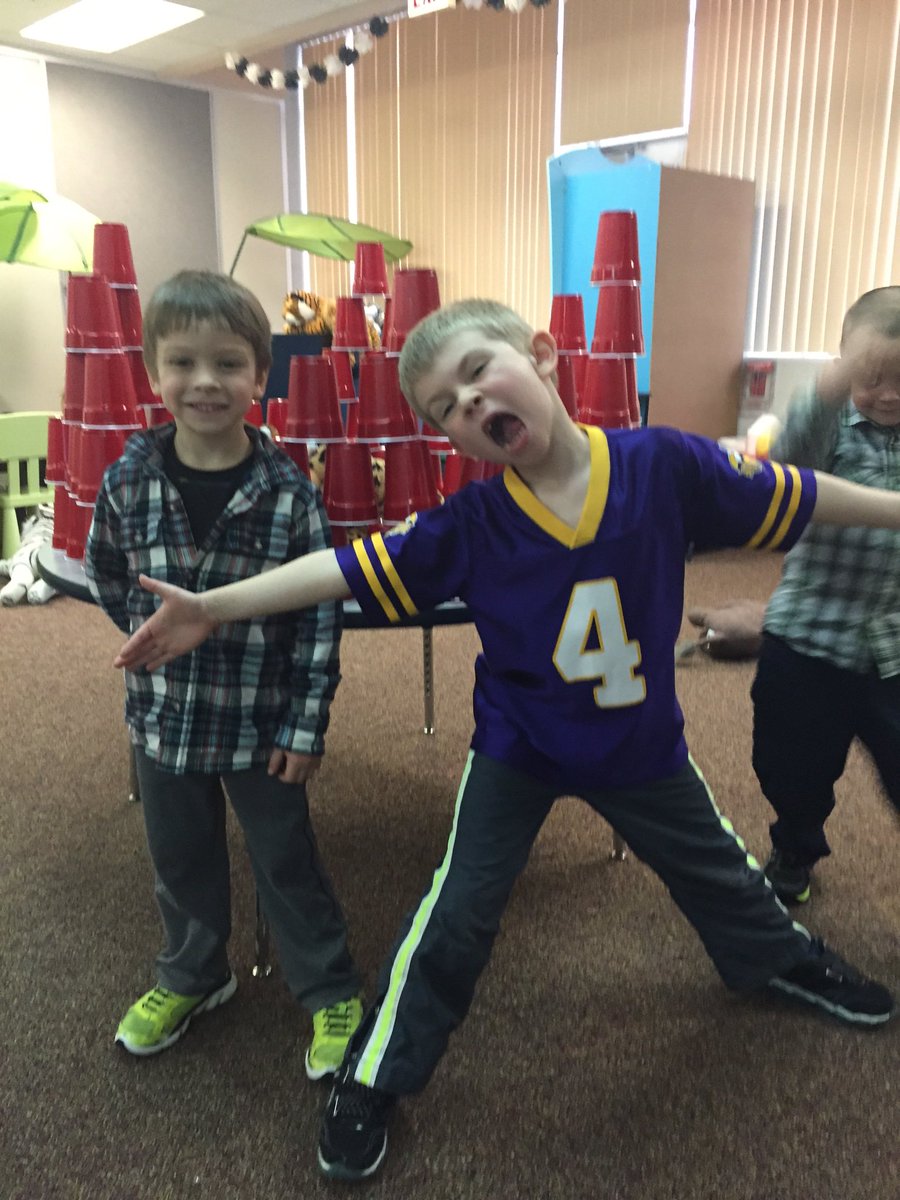 LinzkMrs's tweet image. And they&apos;re still at it even though we are down to 96 cups!! @CSEROCORI #cse2028 #csestrong #usingimagination