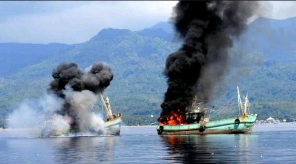STOP ILLEGAL FISHING...!!!!! Masih Mencuri atau Ditenggelamkan