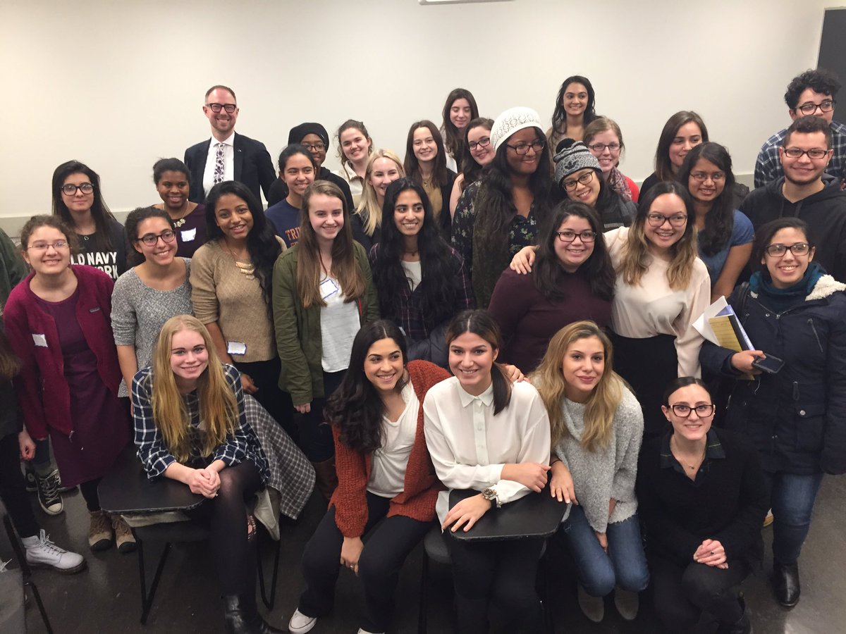Amazing #UN negotiations class with  Greg Dempsey of Canadian mission today! Tx to <a href="/NGOWGG/">WorkingGrouponGirls</a>  <a href="/PaceUniversity/">Pace University</a>