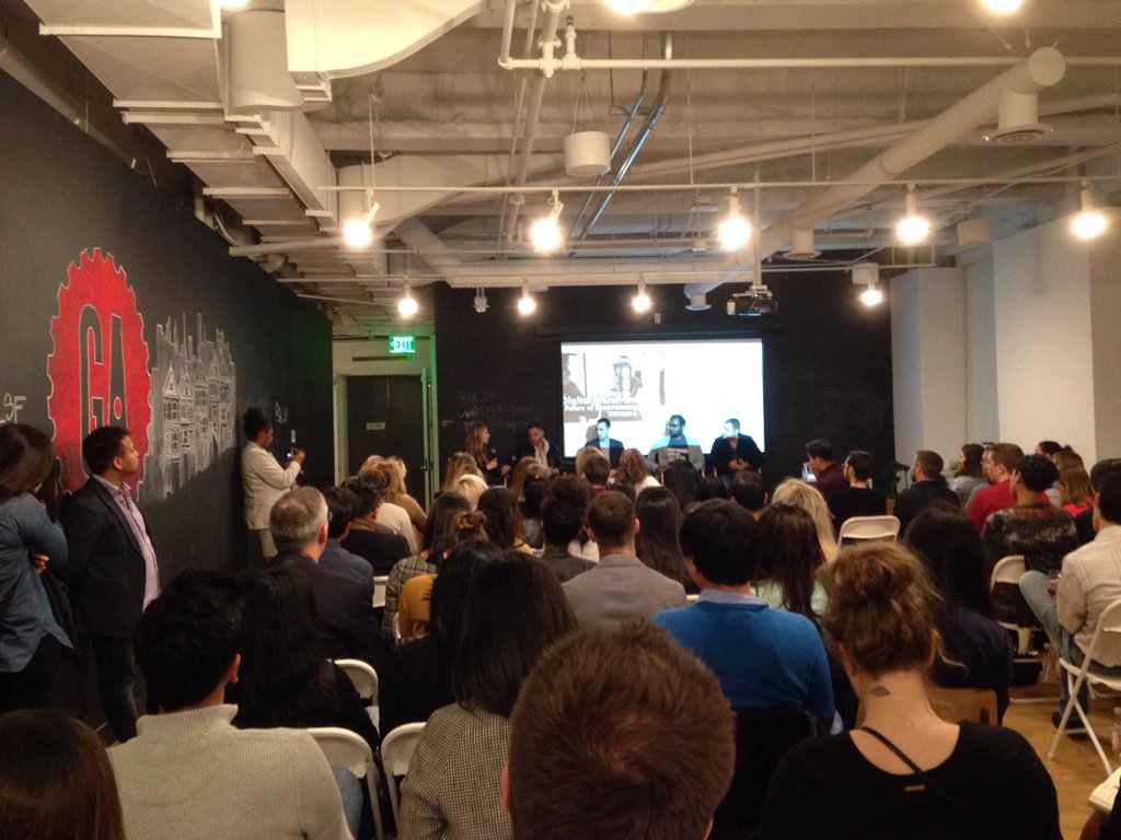 fashiontechweek's tweet photo. #TFW2016 #RetailTechSummit Digital Showroom panel https://t.co/gDs0IkufIP