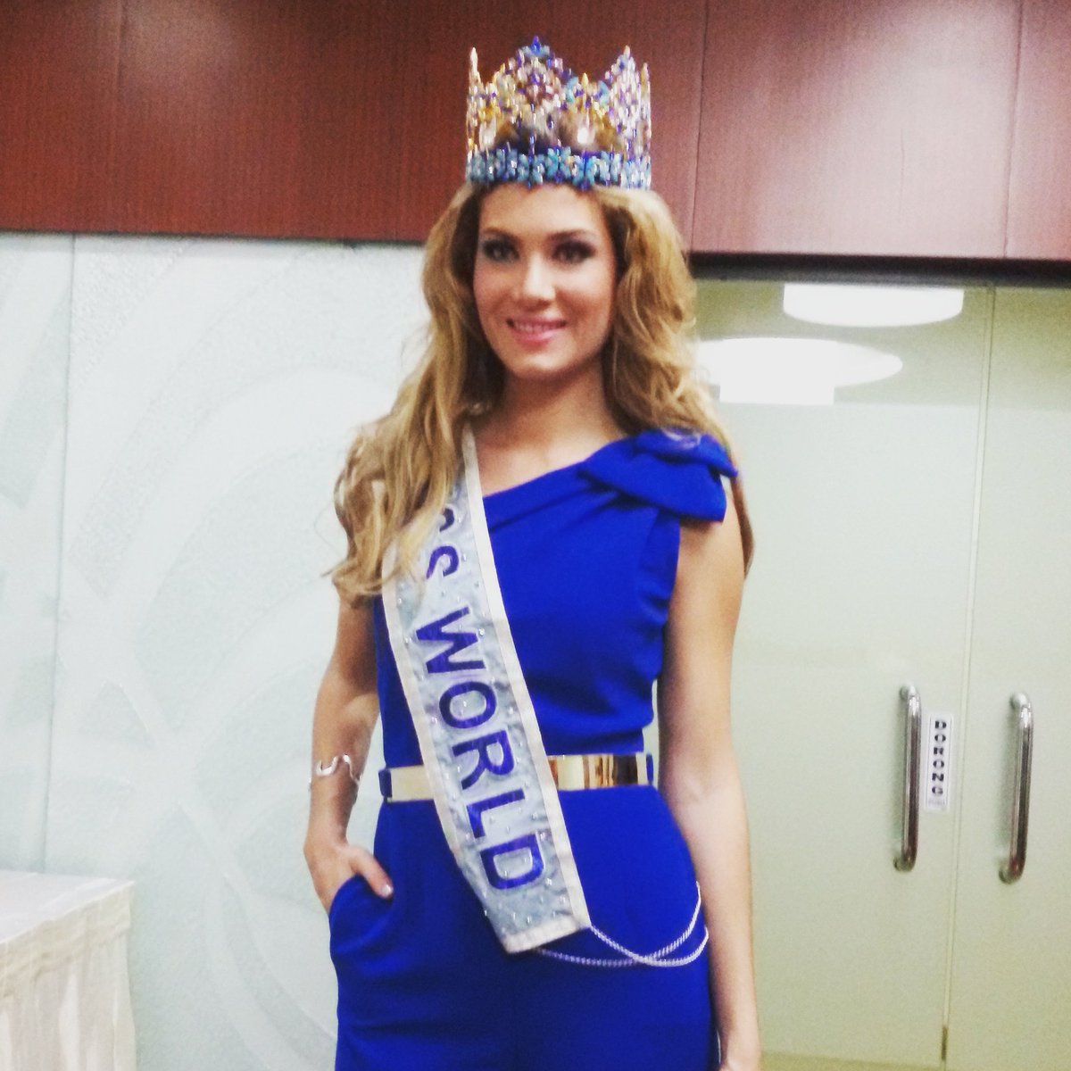 2015 | MISS WORLD | MIREIA LALAGUNA - Page 16 Cb8sZAbUUAA9mDH