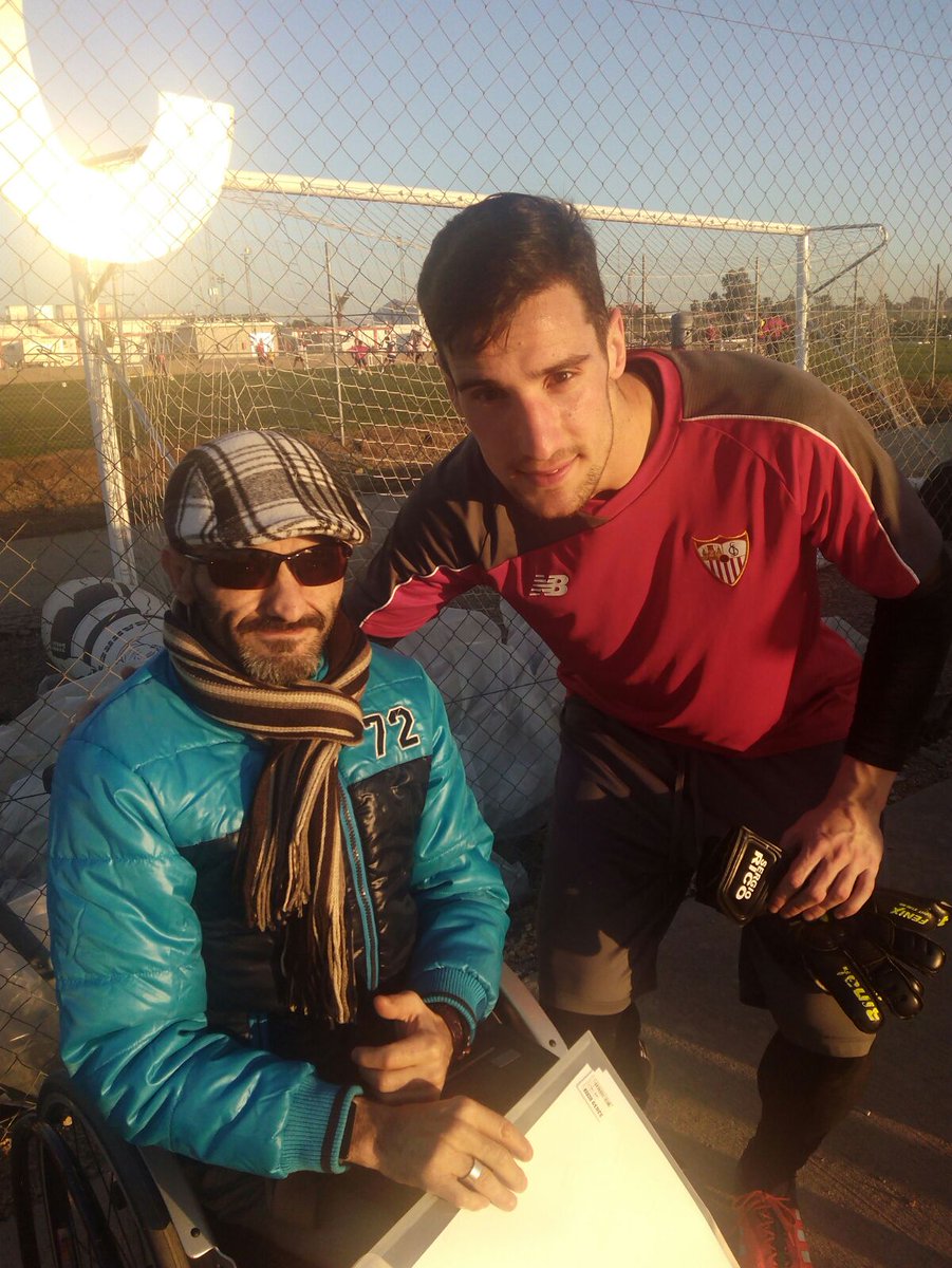 bitocomicsSFC's tweet photo. Aquí con un crack @sergiorico25 increíble persona increible https://t.co/YyksBorcIT