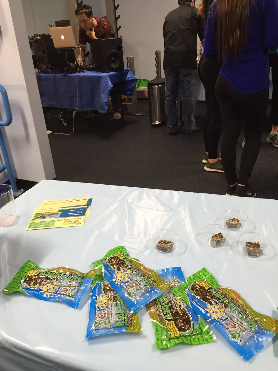 Hero4Nutrition's tweet photo. Party is #SF with a #dj and all! #4bestresults https://t.co/prTIVzcMvi