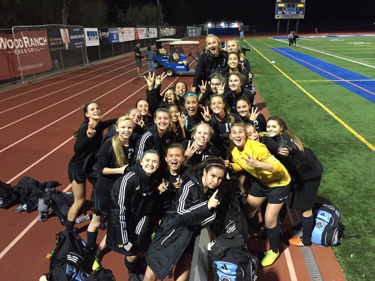 michelegiletv's tweet photo. #CDMSOCCER #WIN Headed home happy! #PIZZA on the bus!! @haileyneumann SCORES @mjszabo @cdmtrident @cdmveep @a_doh5 https://t.co/Kv3i7RzSIE