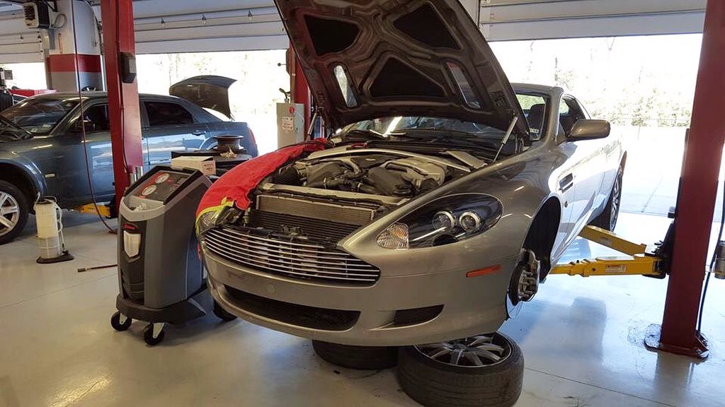 AutoLabCypress's tweet image. Servicing a V-12 @astonmartin because #007 only trusts Auto-Lab technicians with car care! It&apos;s the #AutoLabTLC!
