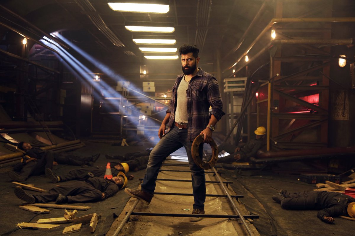 proyuvraaj's tweet photo. #Chiyaan #Vikram in #IRUMUGAN exclusive Still 4 fans @anandshank @rdrajasekar @shibuthameens @sooriaruna @RamVJ2412 https://t.co/tGPqJnkUZP