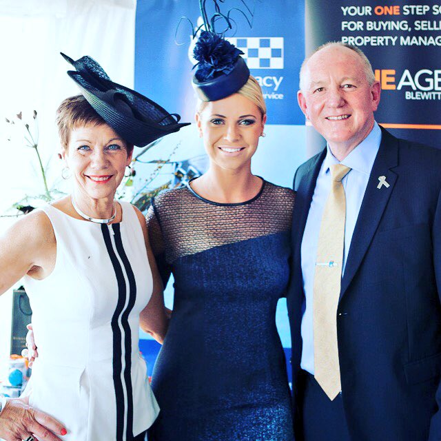 JulieSnook's tweet photo. Canberra, get your tickets to the #AFPLegacy marquee at the #BlackOpalStakes March 6!!
https://t.co/dKH6urrgYu https://t.co/YeqL09ZuwL