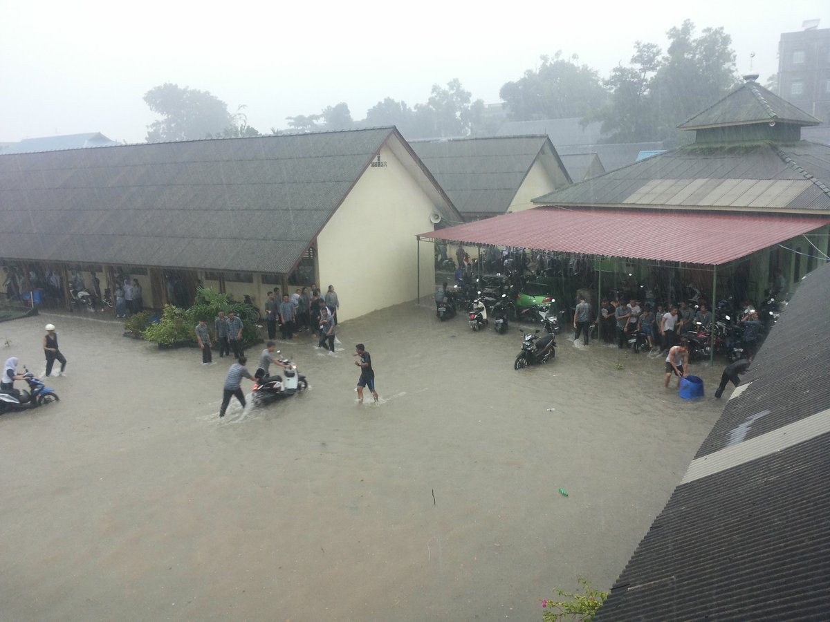 sman4_TPI's tweet photo. 4. ini foto foto sekolah kami barusan  @TgpinangPos https://t.co/cppRgUk0w7