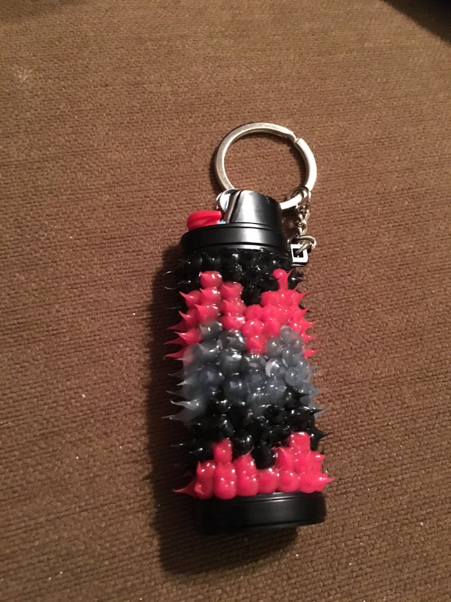 brandisworldd's tweet photo. I know for sure if you take my lighter now hoes.👌🏽🙄 #sumthinserious https://t.co/wPBJABRaBv