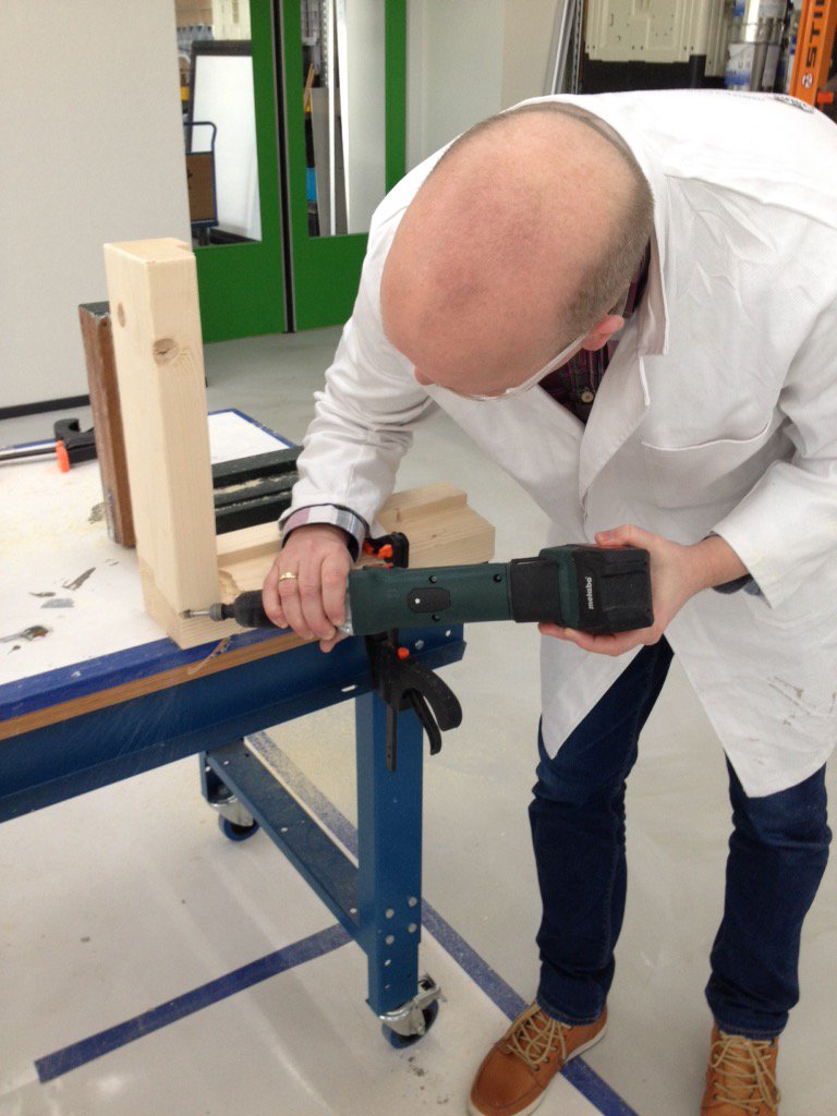 LRWesterhof's tweet photo. #Caparol Academy praktijktraining #houtrenovatie met Capadur Repair https://t.co/0IKpbWK0PF