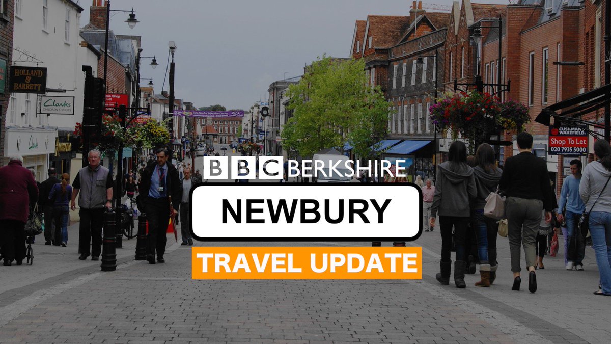 BBCBerkshire's tweet photo. NEWBURY - Oxford Road, roundabout by Waitrose, traffic lights are out. https://t.co/iQuwoJeuvb