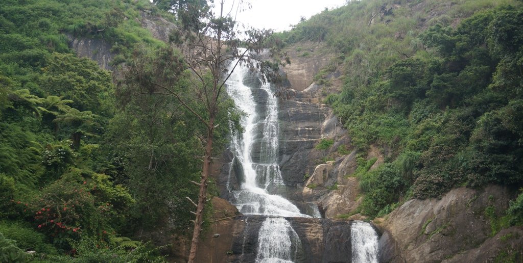 RakshaBlr's tweet photo. #SilverCascade #waterfalls in #Kodaikanal https://t.co/KcgLsvvmXC #TravelWithLTC #WhereToGo #Travel #ttot #India https://t.co/slETnpnXgX