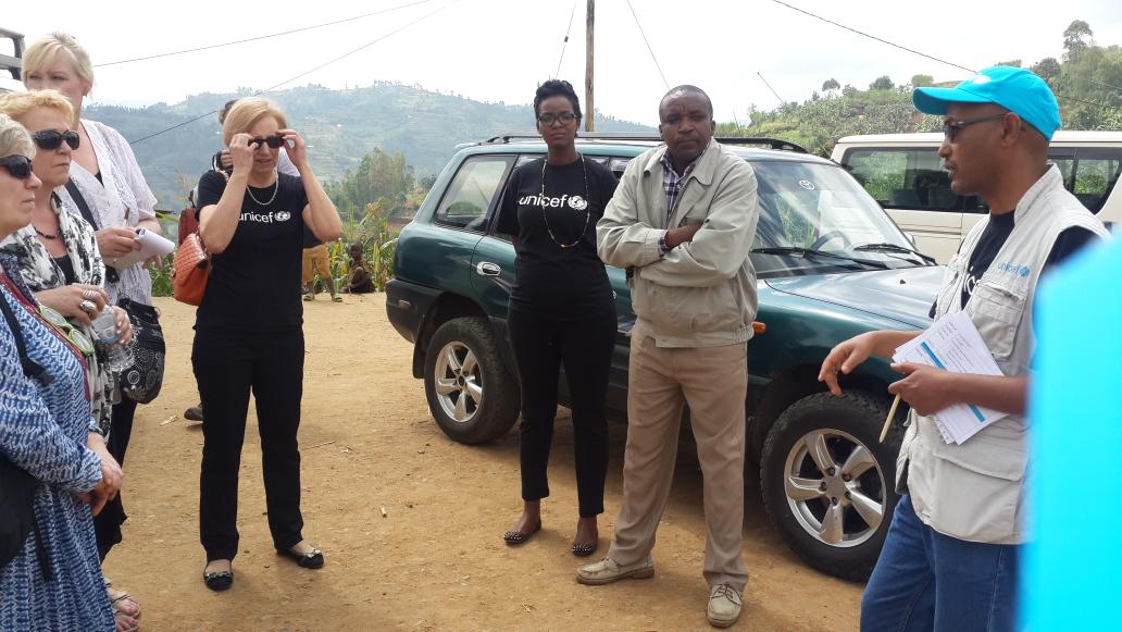 unicefrw's tweet photo. #Health Specialist #Atakilt explains @UNICEF support in #health and #nutrition in #Rwiza sector to @unicef_fi https://t.co/cBzb1n2tG0