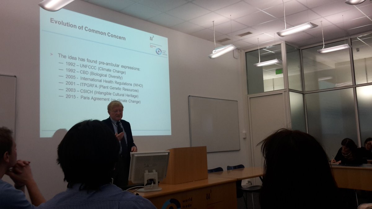 WTIunibe's tweet photo. Prof. Thomas Cottier presenting the #WTI #CommonConcern project at a Brown Bag seminar on 23/2 https://t.co/xqy68wEWqH