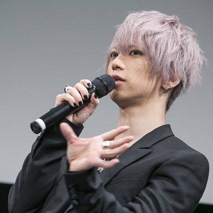 かずらいおん No Twitter Sugの武瑠くんの髪型良すぎデショ アンブリカル歌ってた頃の髪しか知らないからびっくりだ T Co 0aqbhkote5