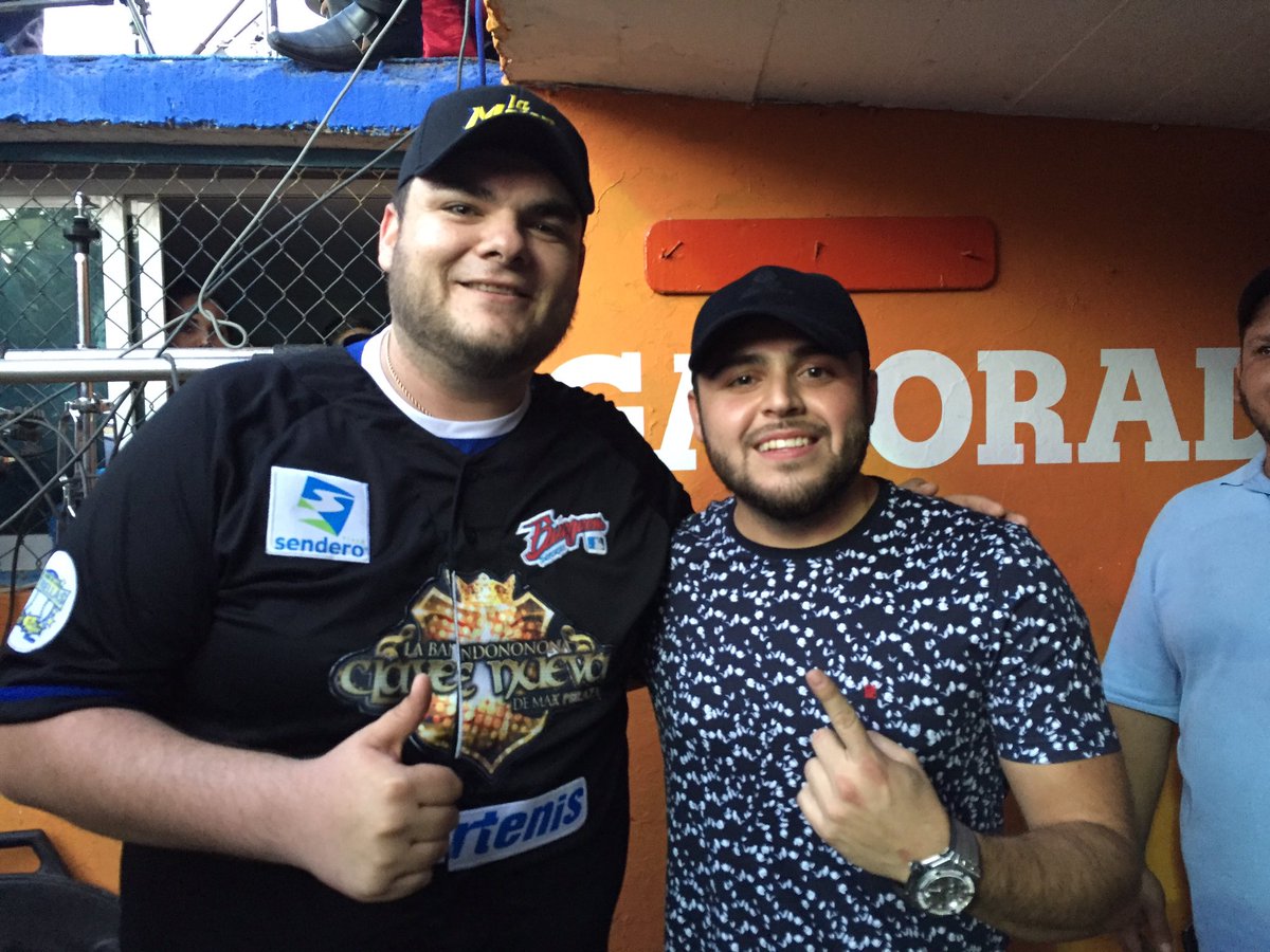 TMG_MONCHY's tweet photo. #sisisi #MaxPeraza de @BANDONONONADMAX con @gerardoortiznet @TalentMusicGrup #LaBandononona https://t.co/LNVOazr7Pf