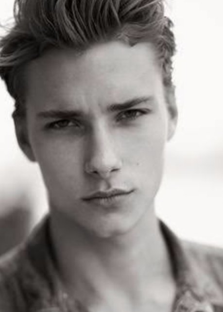 Günaydın herkese.. <a href="/surazkurt/">Uraz Kurt</a> <a href="/saysinsendogan/">Ayşin Şendoğan</a> <a href="/cankutanriverdi/">Cankut Tanrıverdi</a>   <a href="/smervesendogan/">aylakmadam</a> <a href="/sadistpatron/">Patron</a>