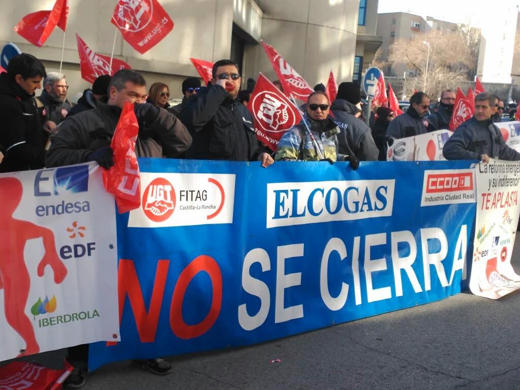 Podemos2015's tweet photo. #NoAlCierreELCOGAS
El futuro esta aquí!!!
#ReconectaELCOGAS
@monica_sendino
@LuisFdezSant @NOcierreELCOGAS https://t.co/YWWglARLbh