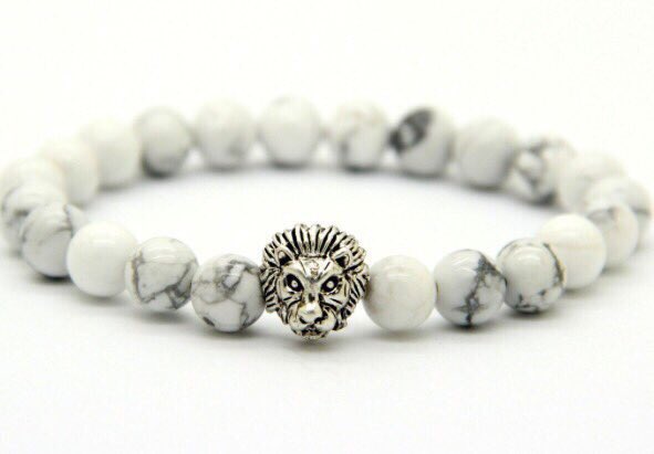 ShopSavannah's tweet image. Help #SaveTheLions in style by treating yourself to our hand-crafted bracelets today 🦁🌍❤️
SavannahCo.com