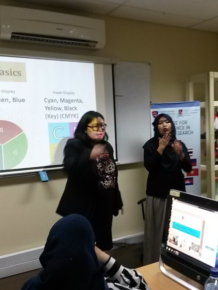 lspr_caprs's tweet photo. It's Miss Dhita Widya Putri, M.Si turn to talk about How to Make An Effective Presentation #TodayOnCAPRS #LSPRCAPRS https://t.co/nGsqhQPPuZ