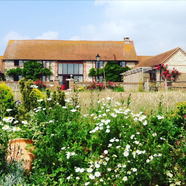 tuneoutpilates's tweet photo. Join us in May! Single rooms sold out now but still space in the twin bedrooms. #tuneoutretreats #retreats #pilates https://t.co/bbAw5L5Hyj