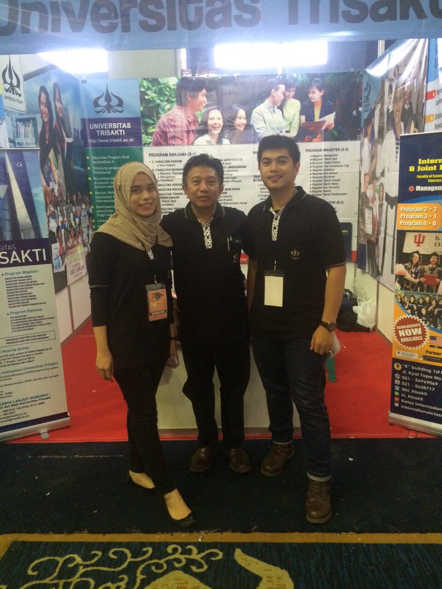On duty campus ambassador <a href="/trisakti_/">Trisakti University</a> at Celebes convention centre makasar 23-25 Februari with <a href="/rionited/">ًrio</a> <a href="/adzraihana/">mao</a>