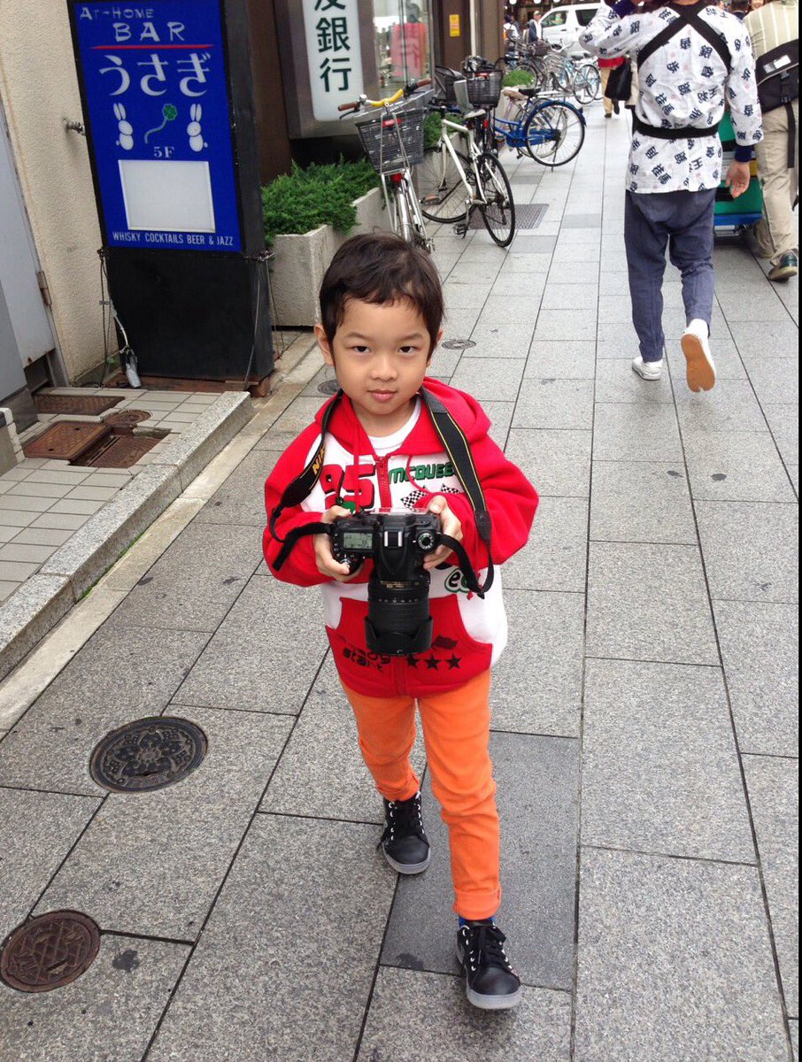 suang999's tweet photo. หลานปู่และหลานตาสรวงกำลังน่ารัก https://t.co/ZXi2Fe1NMS