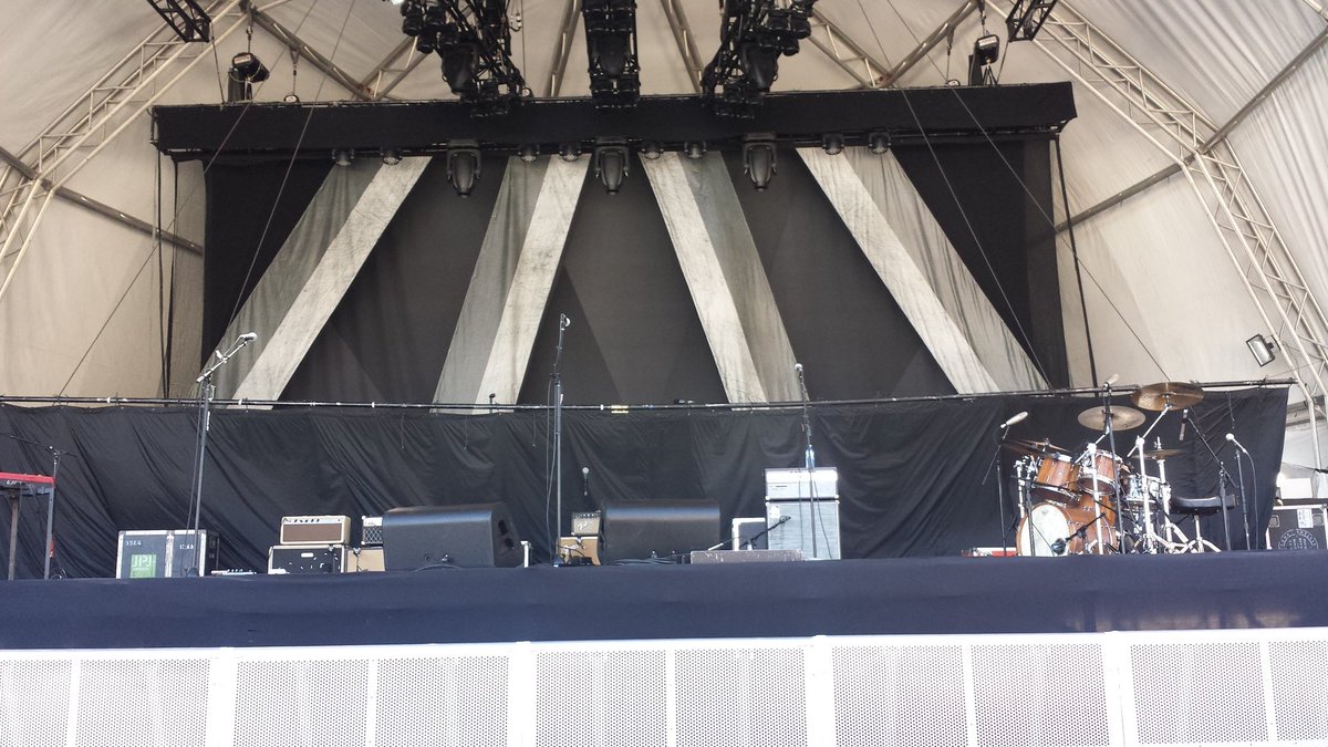 Darc63's tweet photo. I guess these seats will have to do. Good job @ThisisJodieD #onthesteps https://t.co/SHMpGha4JX