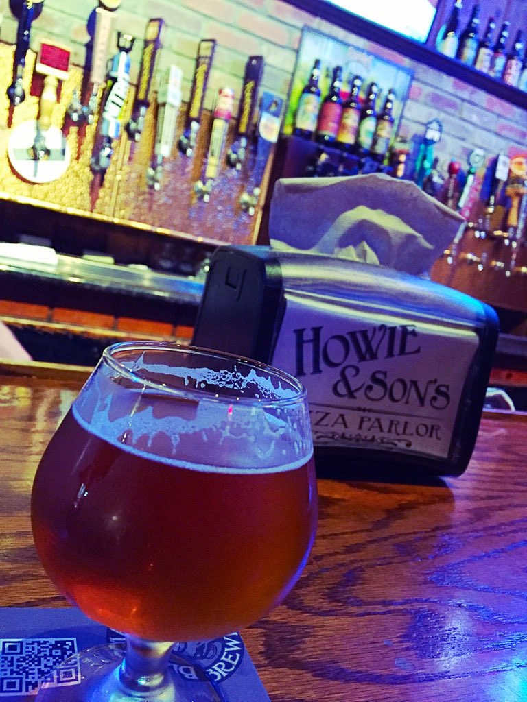 JessyJduzzle's tweet photo. #craftbeer #dankbrew #pizza #IPAbeer https://t.co/RFHJVsaEgO