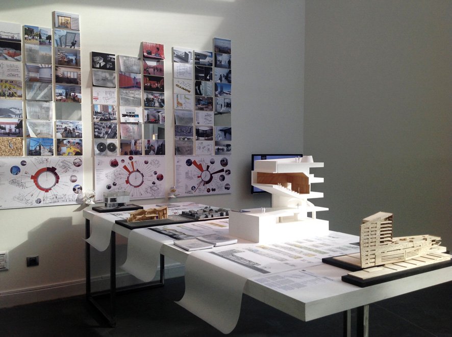 “PREPOSICIONES COTIDIANAS” <a href="/elii_info/">elii</a> , <a href="/PKMNmad/">PKMN [pac-man]</a>, <a href="/CUACarchitects/">CUAC arquitectura</a> Mod: Enrique Encabo 24.2.2016 en @CENTROCENTRO5CS
