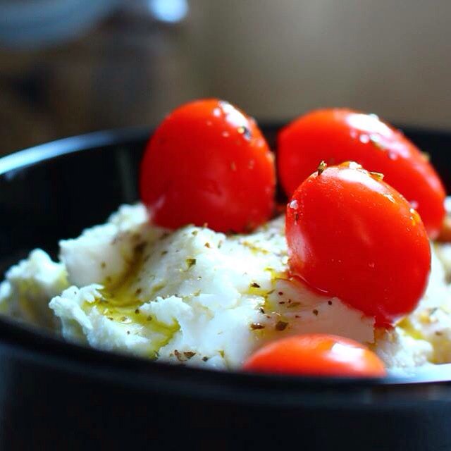 watabout_gr's tweet photo. Congradulations! You've made it to #friday! #tgif #food #foodphotography #foodie #foodstagram #caprigirl #blog https://t.co/6dUdmuo7ZI
