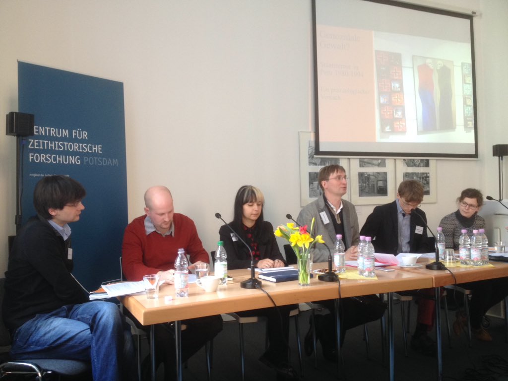 Big Panel 5: narrative der Gewalt moderiert von sönke neitzel mit iPhone und technischer Assistentin @janinenoack