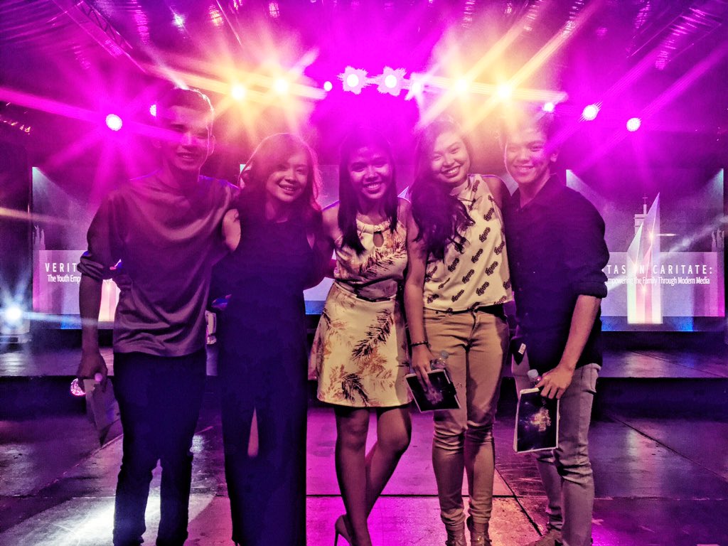 tishisleta's tweet photo. #USTvXIIKickOff hosts! Thank you for the opportunity and congratulations, @officialSOCC @TOMCATust! ❤️ https://t.co/S97aO1Aajm