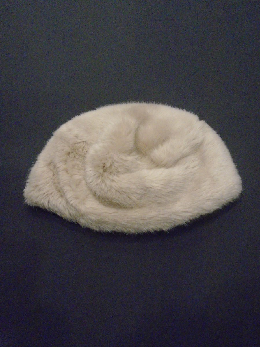This brand new soft-to-the-touch #fauxfur hat by <a href="/Accessorize/">Accessorize</a> is ideal for the cold #Winter weather at £15 #edgware