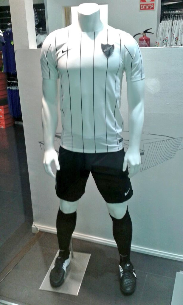alexmagicloko's tweet photo. Nueva 3° equipación del @MalagaCF es un homenaje a la temporada de 1941. ¿Que os parece? Dar vuestras opiniones. https://t.co/KDwiaBsaI4