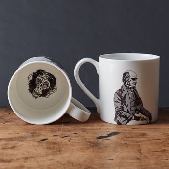 HudsonShribman's tweet photo. Love Darwin? Love hot drinks? Follow us &amp; retweet for a chance to win this awesome mug! #DarwinDay #Giveaway https://t.co/P5u5RRDca6