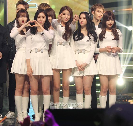 GFRIEND_TH's tweet photo. ช่วงนี้ชาร์ตสาวๆเริ่มลงแล้วเพราะมีเพลงใหม่ๆเข้ามา 
PAK ที่ทำไ้ด้คือ 66 ครั้งค่ะ น้องๆเก่งมาก💓💕 https://t.co/3l85GS0dTw