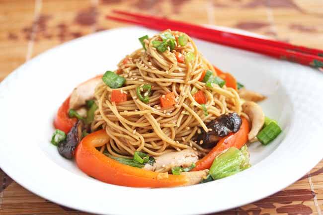 ClubEmeraldIN's tweet photo. Savour the flavour of the Chinese Wok Fried Noodles in your choice of oriental sauce at #Paprika, #ClubEmerald. https://t.co/bR3MGSWQd5