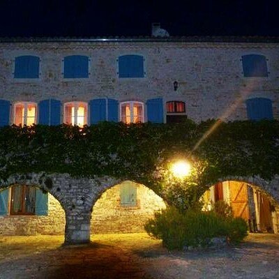 AllezFrancais's tweet photo. Eye-catching!  Historic 18th century manoir for sale #thelotetgaronne #france #propertyfor… https://t.co/SDG44F4jTU https://t.co/VrcNcfzHBO
