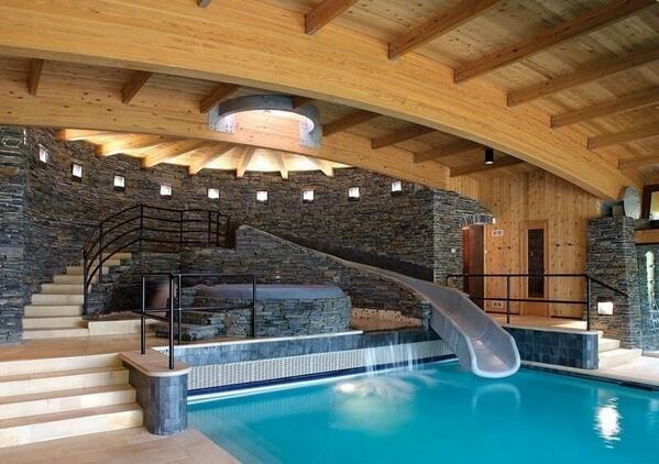 XURYPlCTURES's tweet photo. My house could use a waterslide. https://t.co/5jGvADslmF