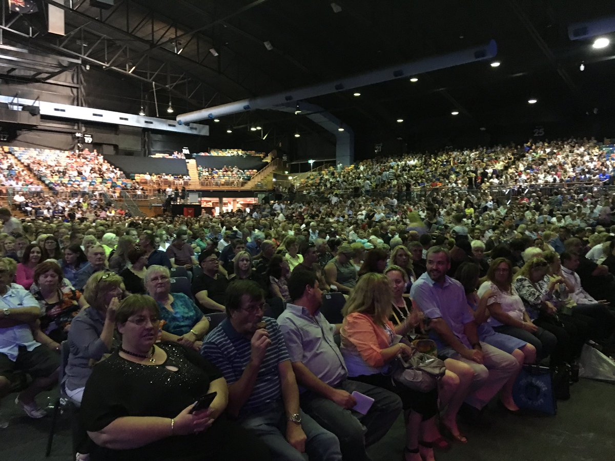 MrsBrownsBoys's tweet photo. Ready for show 2 #Newcastle #australia https://t.co/vGKCKScq7I