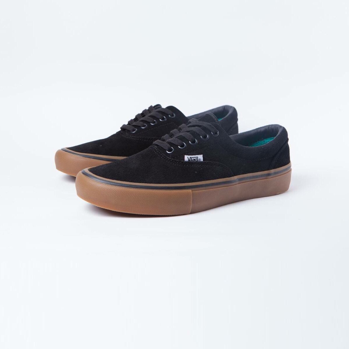 Ultimissimi giorni di saldi! Vans Shoes FW15 €50, che aspetti?

#vans #vansshoes #vansoffthewall #vansskate #vansera